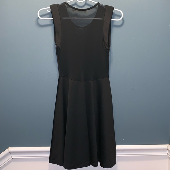 Black dress - Picture 3 of 4